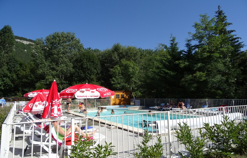camping_le_clos_des_peupliers_piscine_2